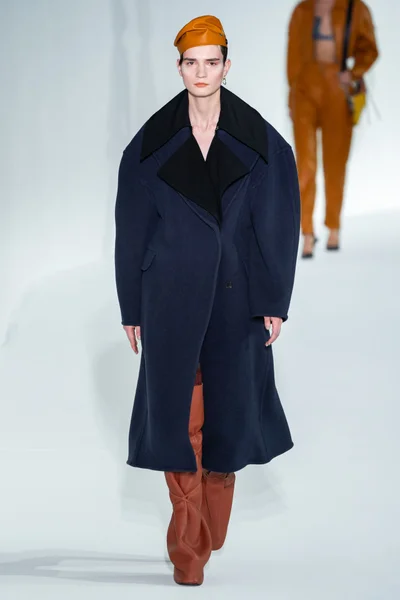 Look 4
